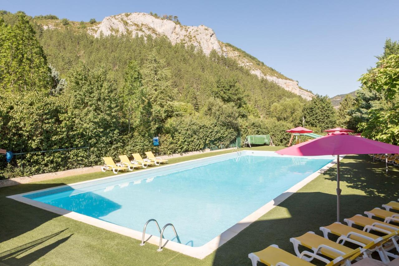 Camping Les Princes D'Orange Hotel Orpierre Exterior photo